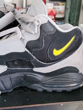 Nike Men's Black & Gray Athletic Sneakers with Yellow Swoosh